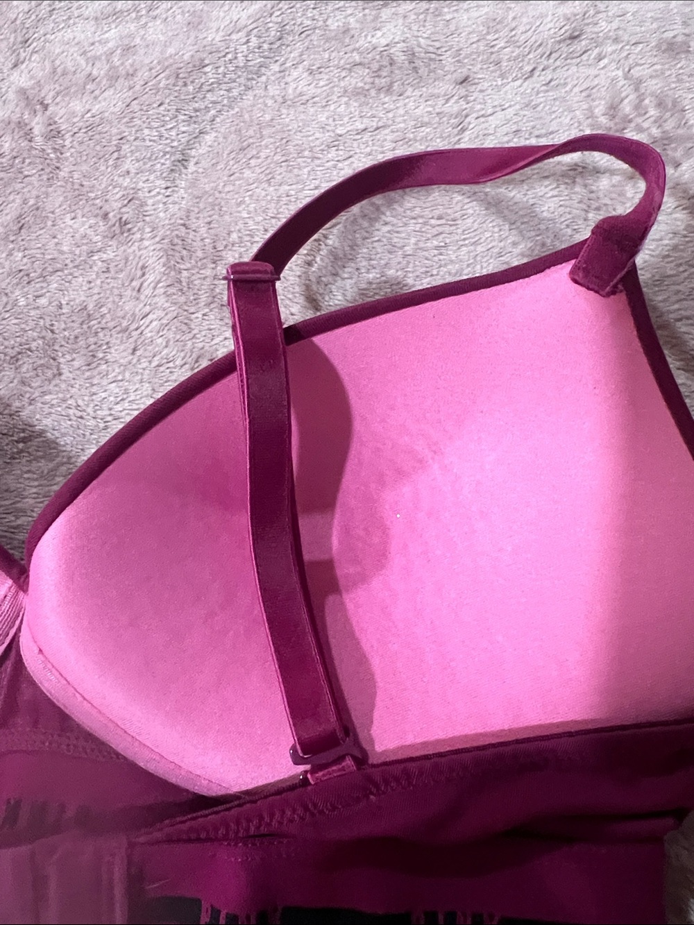 PINK Victoria's Secret Wireless Bra in Magenta - Picture 8 of 8